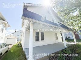 featured image of 900 Roslyn Ave Sw