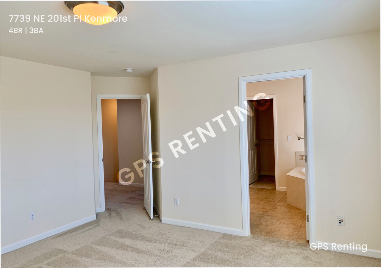 7739 Ne 201st Pl - Photo 7 of 20