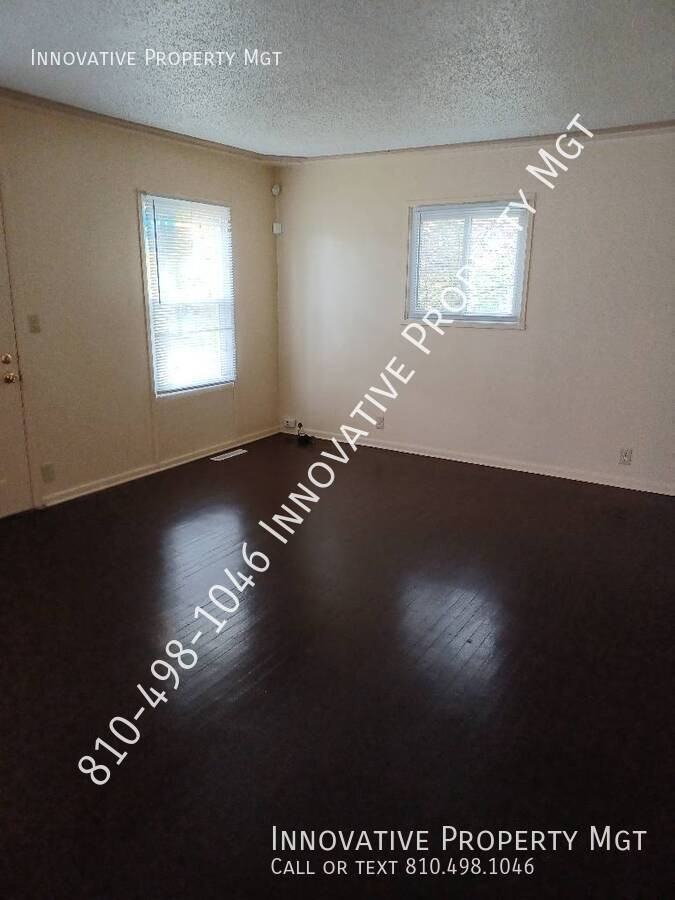 2829 Plainfield Ave - Photo 4 of 39