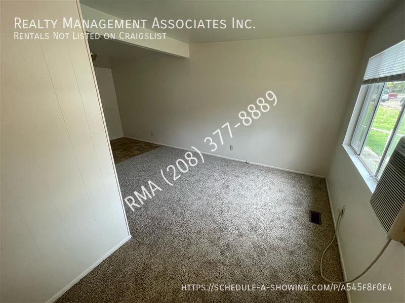 1901 N 32nd St - Photo 4 of 10