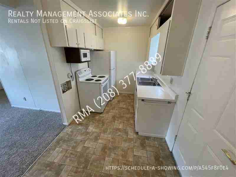1901 N 32nd St - Photo 5 of 10