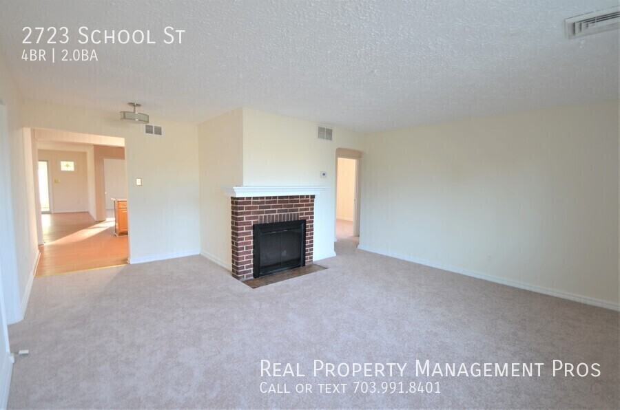 2723 School St - Photo 5 of 34