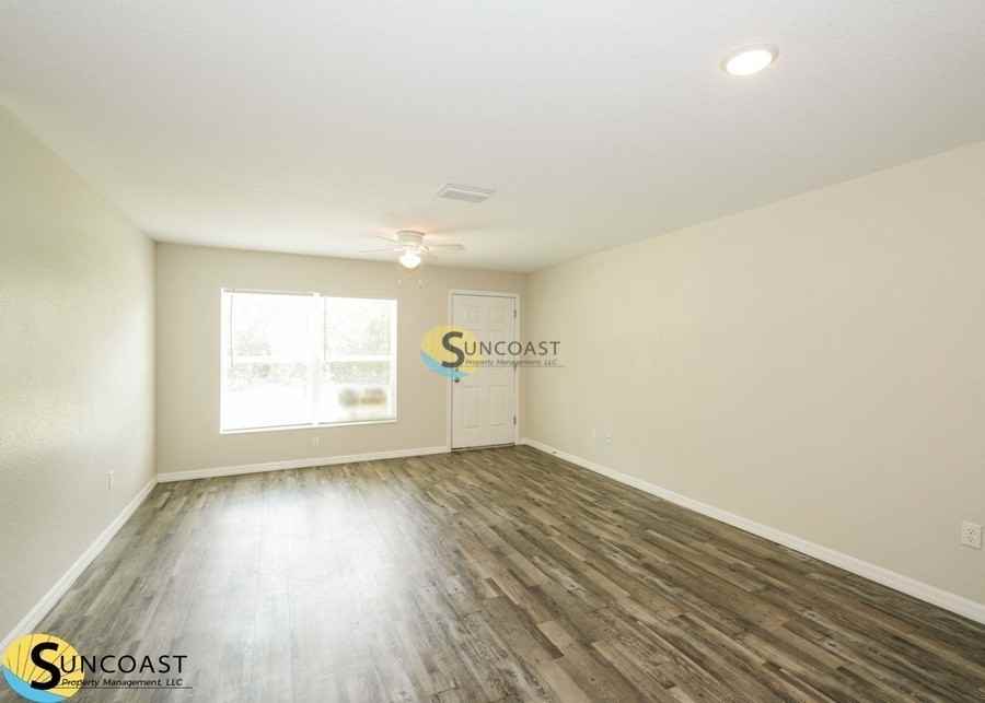 9454 N Travis Dr - Photo 4 of 15