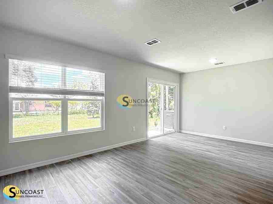 8 Bren Mar Ln #A - Photo 7 of 23