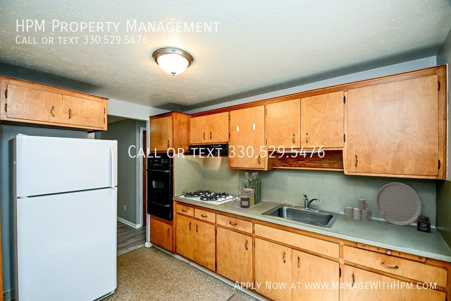 842 S Green Rd #6 - Photo 4 of 15