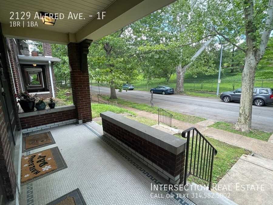 2129 Alfred Ave #1F - Photo 3 of 15