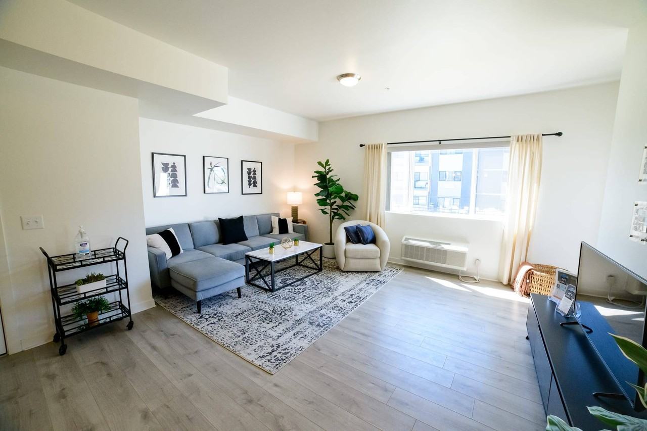 Arc Apartment Homes - Photo 4 of 27