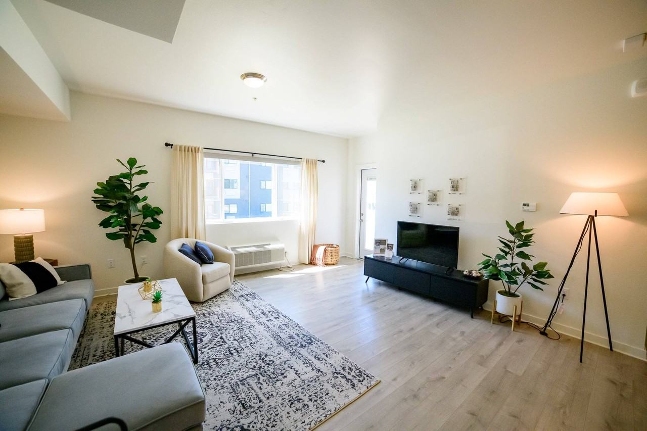 Arc Apartment Homes - Photo 5 of 27