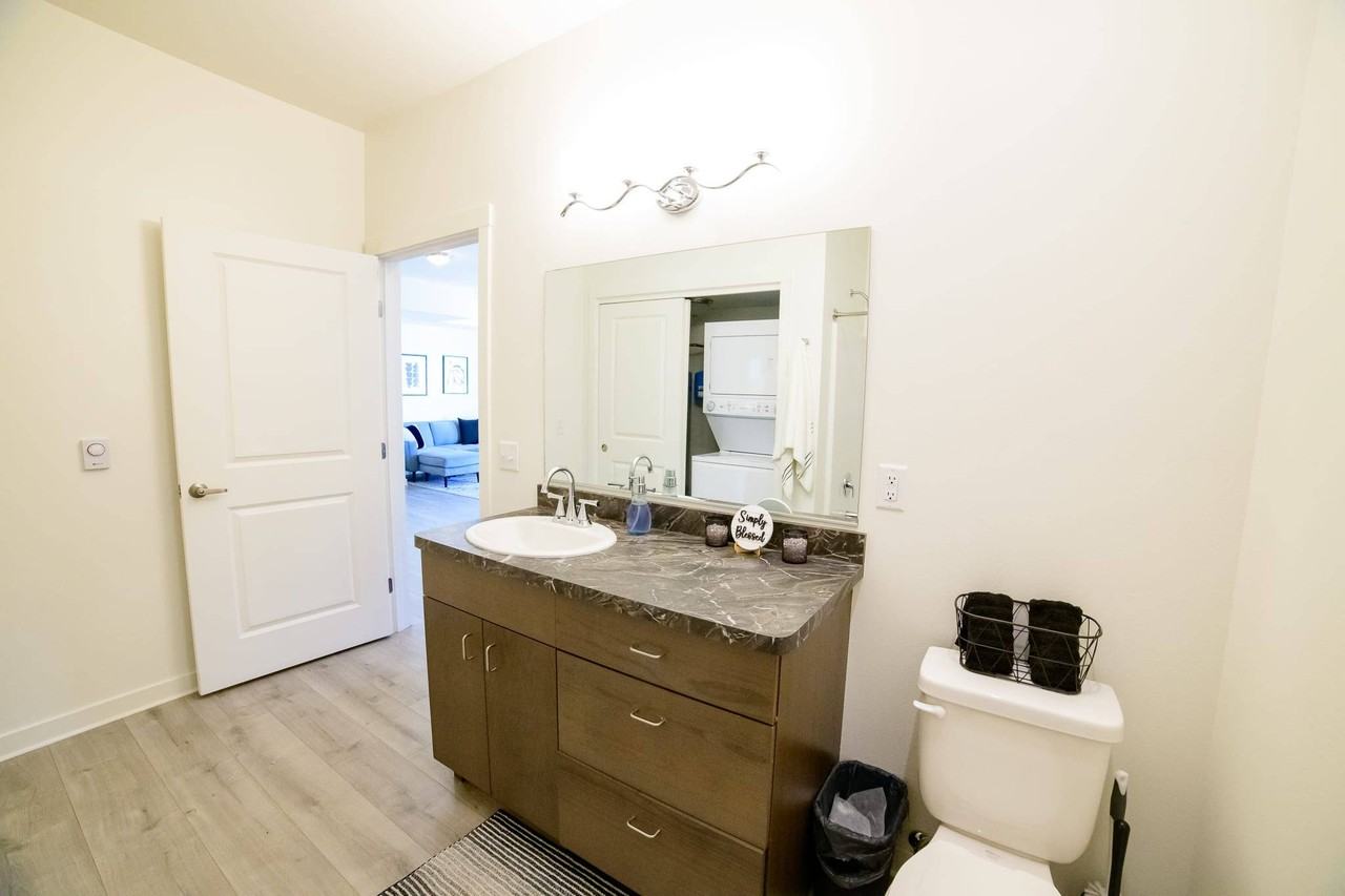 Arc Apartment Homes - Photo 7 of 27