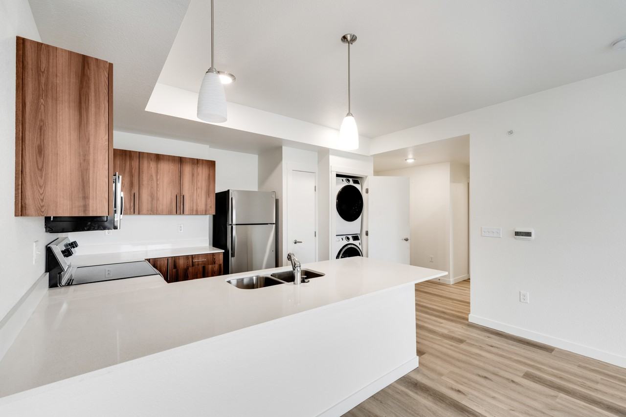 Aurora Apartment Homes - Photo 4 of 36