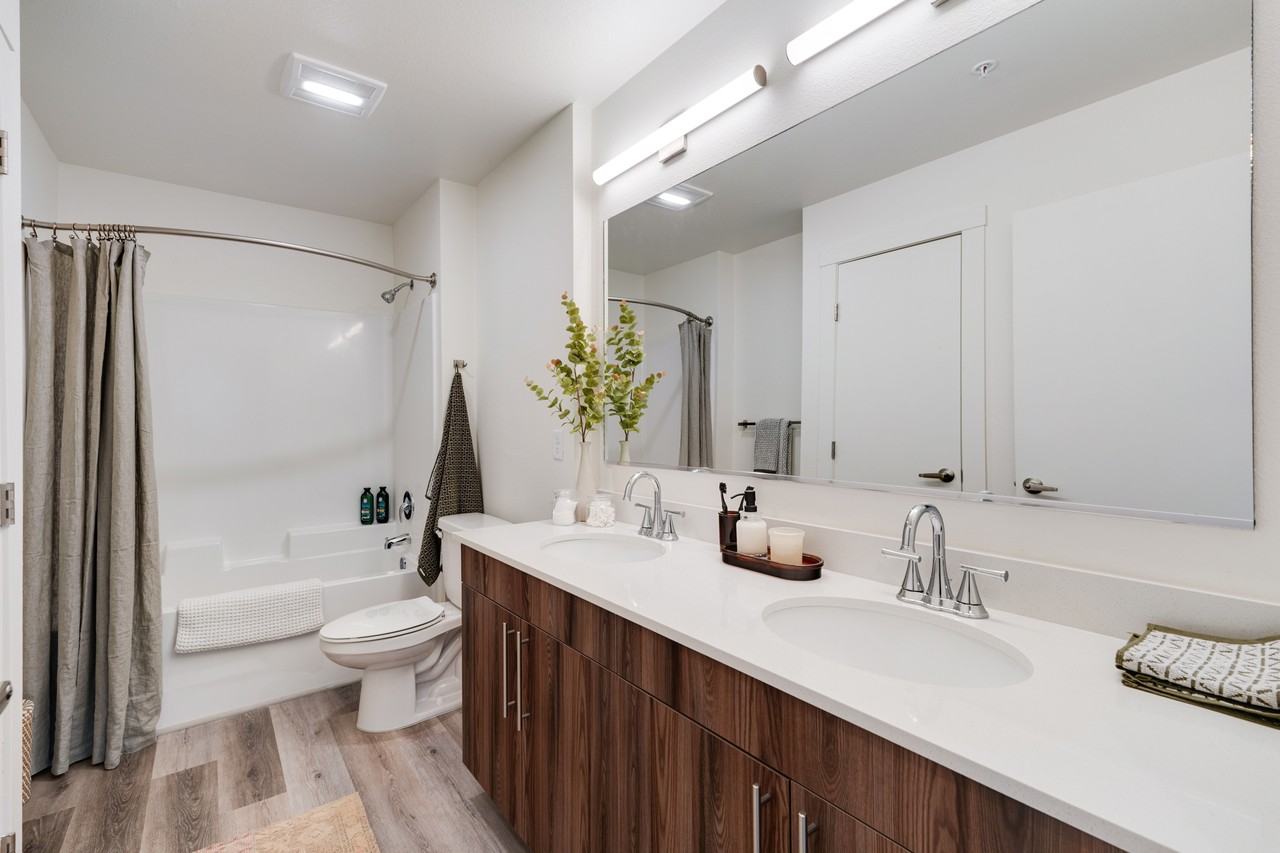 Aurora Apartment Homes - Photo 5 of 36