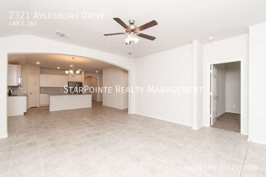 2321 Aylesbury Dr - Photo 2 of 24