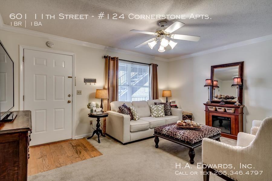 601 11th St - Photo 2 of 12