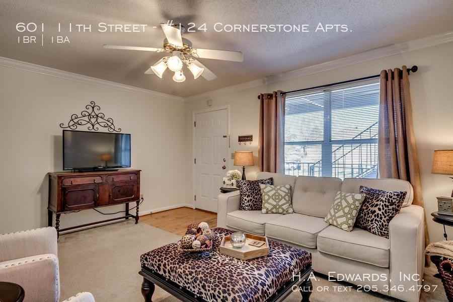 601 11th St - Photo 5 of 12
