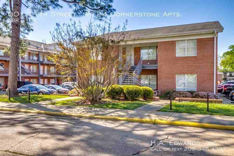 601 11th St - Photo 6 of 12