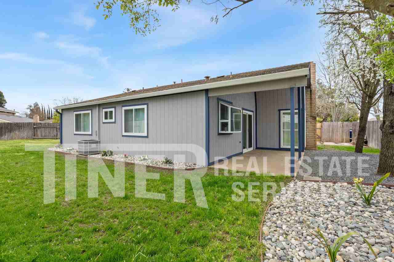 9243 Clendenen Way - Photo 4 of 25