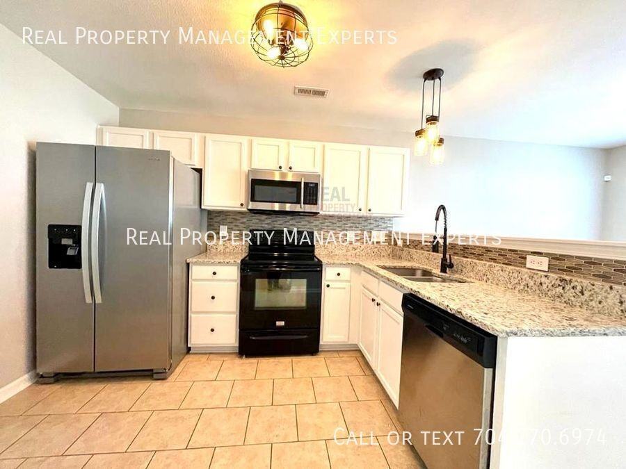198 Mott Rd - Photo 2 of 21