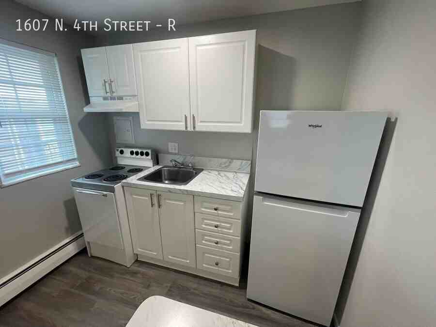 1607 N 4th St #R - Photo 6 of 7