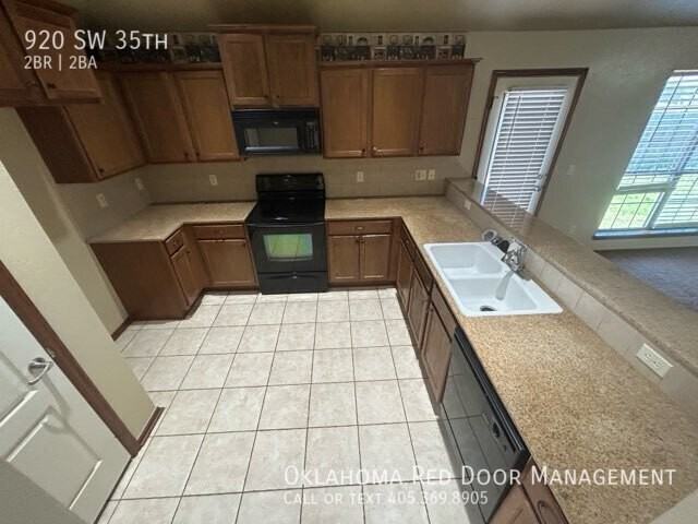 920 Sw 35th St - Photo 2 of 9