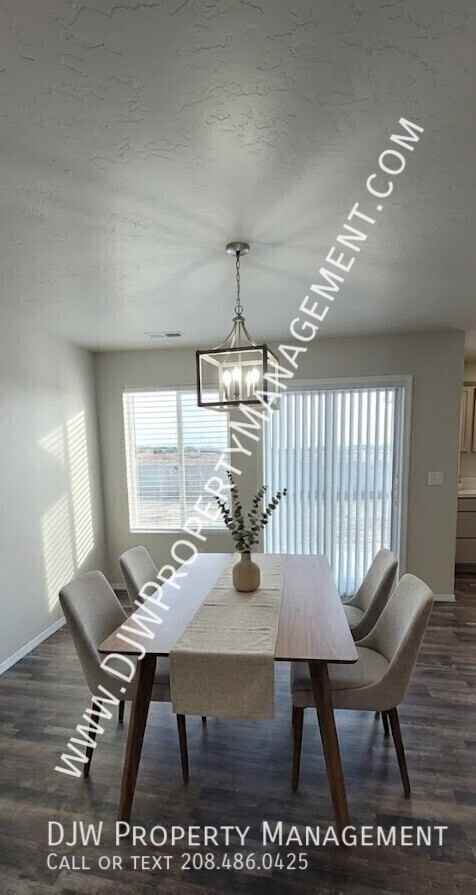 994 Magic Mill Ave - Photo 4 of 11