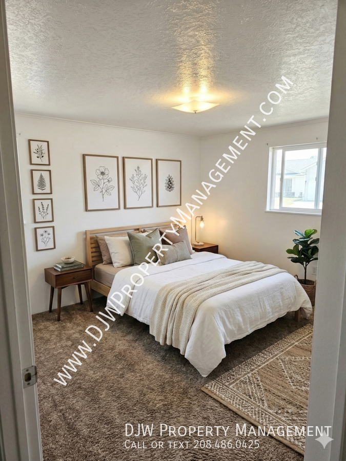 918 Nw 4th St #B - Photo 2 of 4