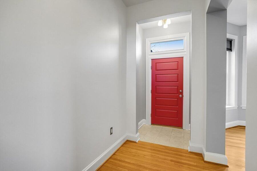 306 R St Nw - Photo 3 of 50