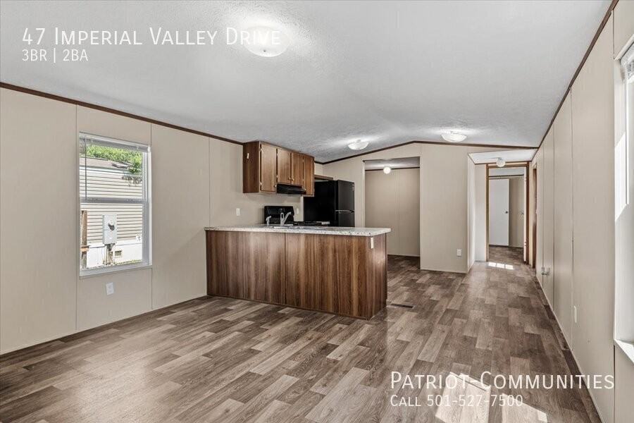 47 Imperial Valley Dr - Photo 5 of 17