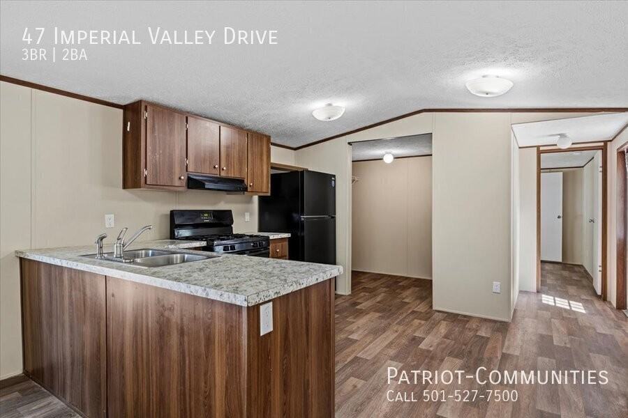 47 Imperial Valley Dr - Photo 6 of 17