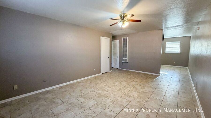 718 W 4th St #B - Photo 2 of 17