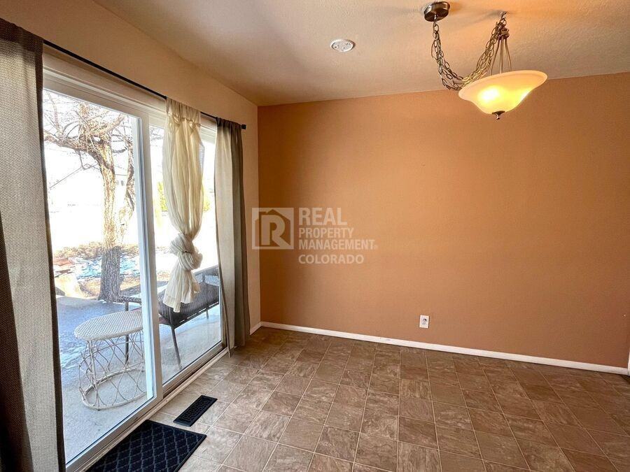 508 Acoma Dr - Photo 6 of 16