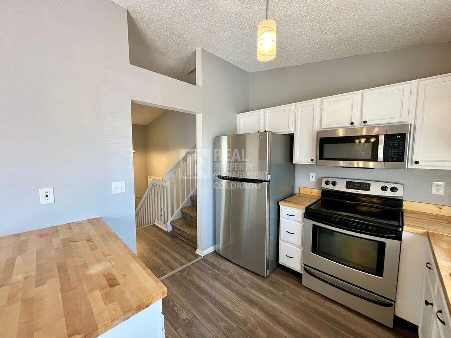 4353 Netherland St - Photo 5 of 20
