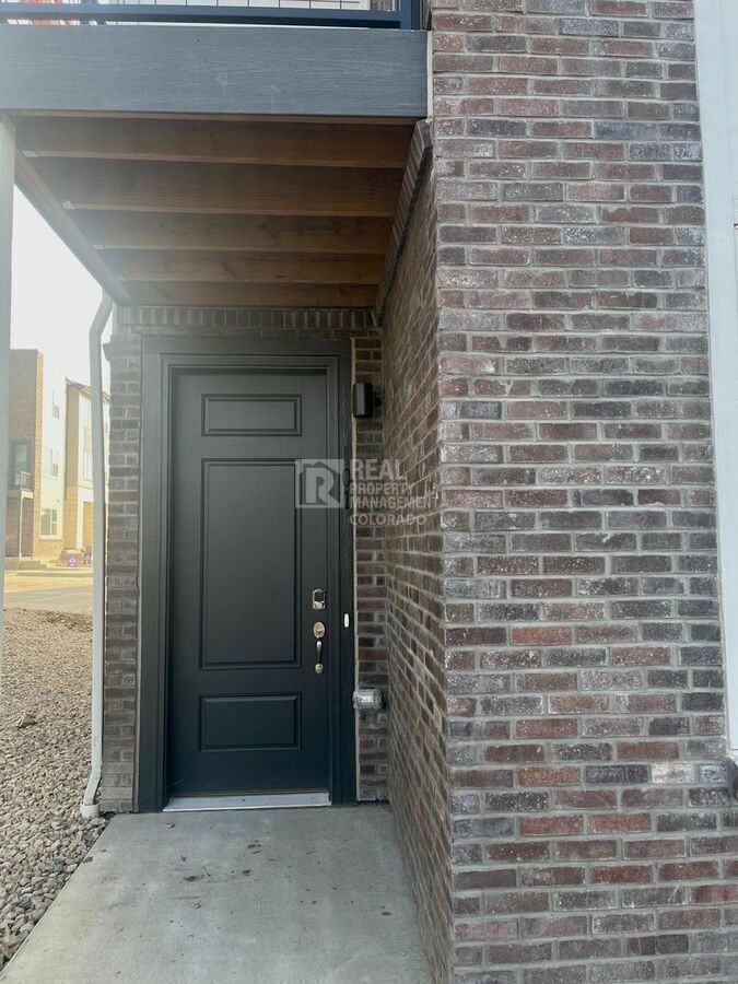 471 Interlocken Blvd - Photo 2 of 33