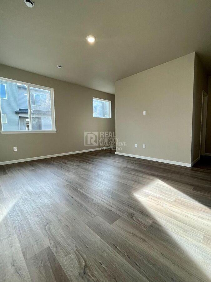 471 Interlocken Blvd - Photo 6 of 33