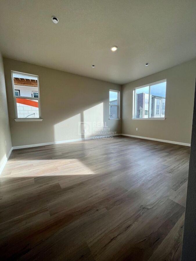 471 Interlocken Blvd - Photo 7 of 33