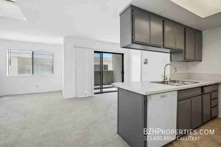11924 Mayfield Ave #5 - Photo 2 of 18