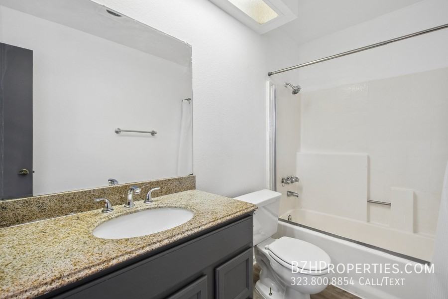 11924 Mayfield Ave #5 - Photo 7 of 18
