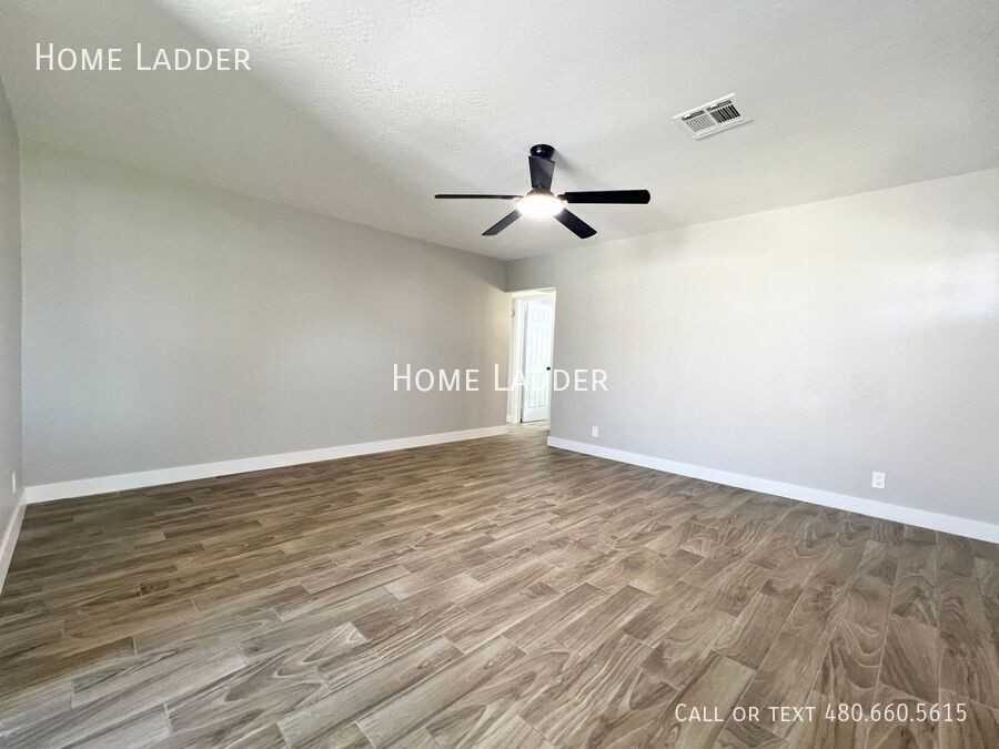 415 S Lesueur - Photo 4 of 22