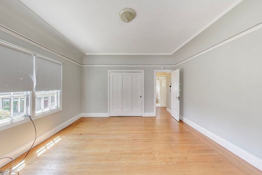 11 Warren Ave #08 - Photo 3 of 17