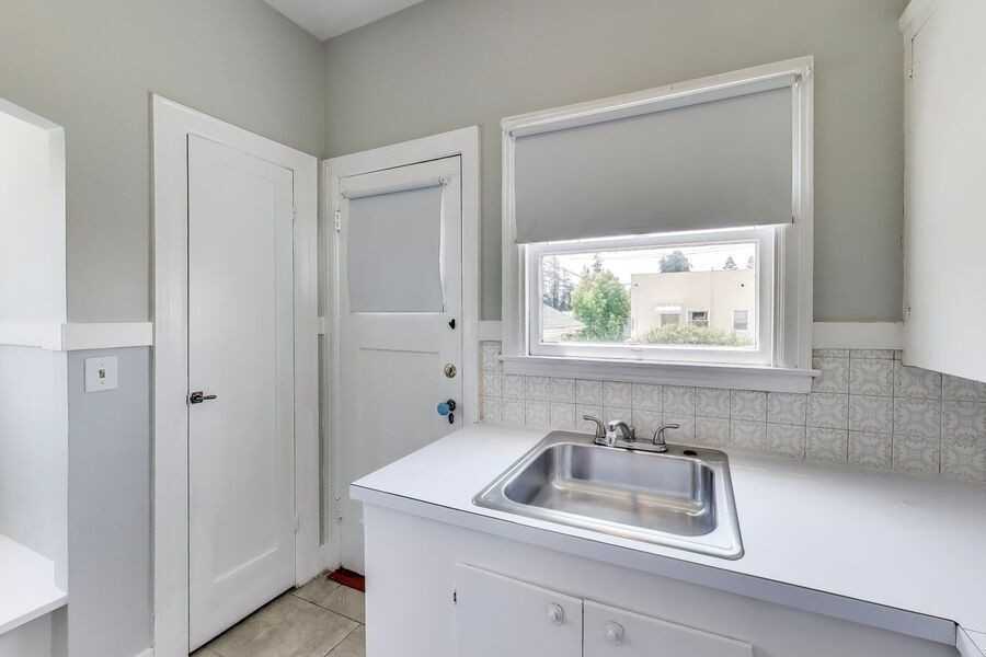 11 Warren Ave #08 - Photo 6 of 17