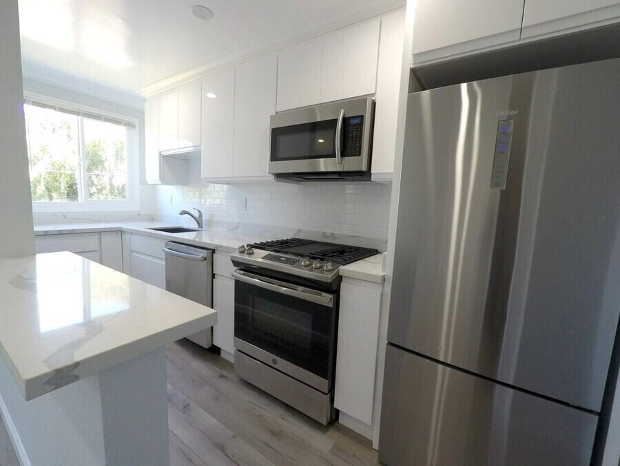 1925 10th St #09 - Photo 2 of 5