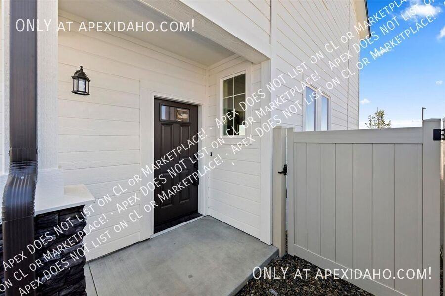 439 N Fritts Ave - Photo 2 of 45