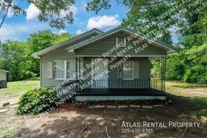 featured image of 2206 12th Ave W