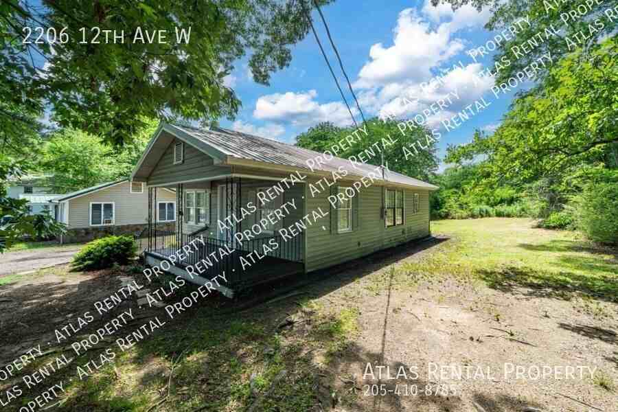 2206 12th Ave W - Photo 2 of 15
