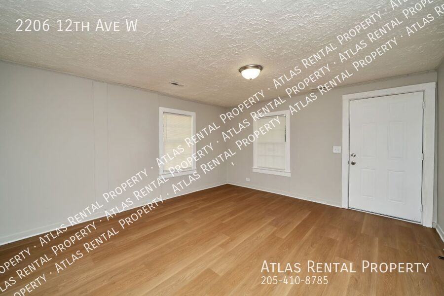 2206 12th Ave W - Photo 5 of 15