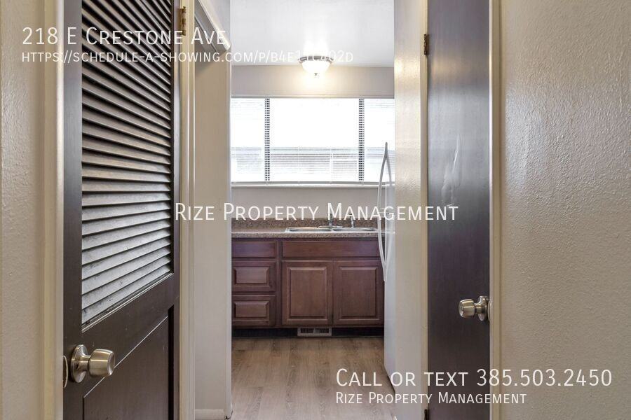 218 E Crestone Ave - Photo 4 of 14