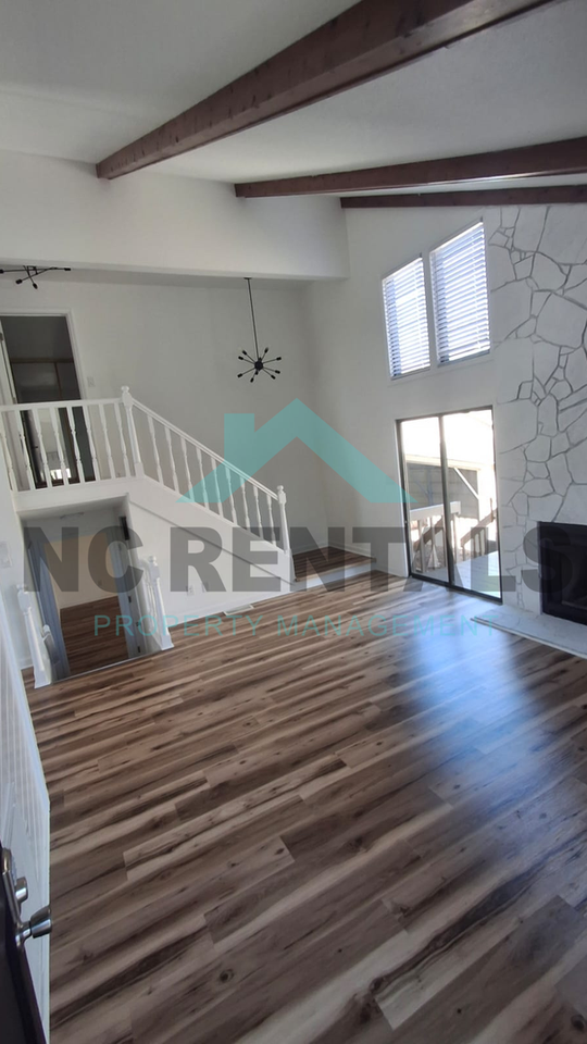 1889 Stonewood Dr - Photo 4 of 30
