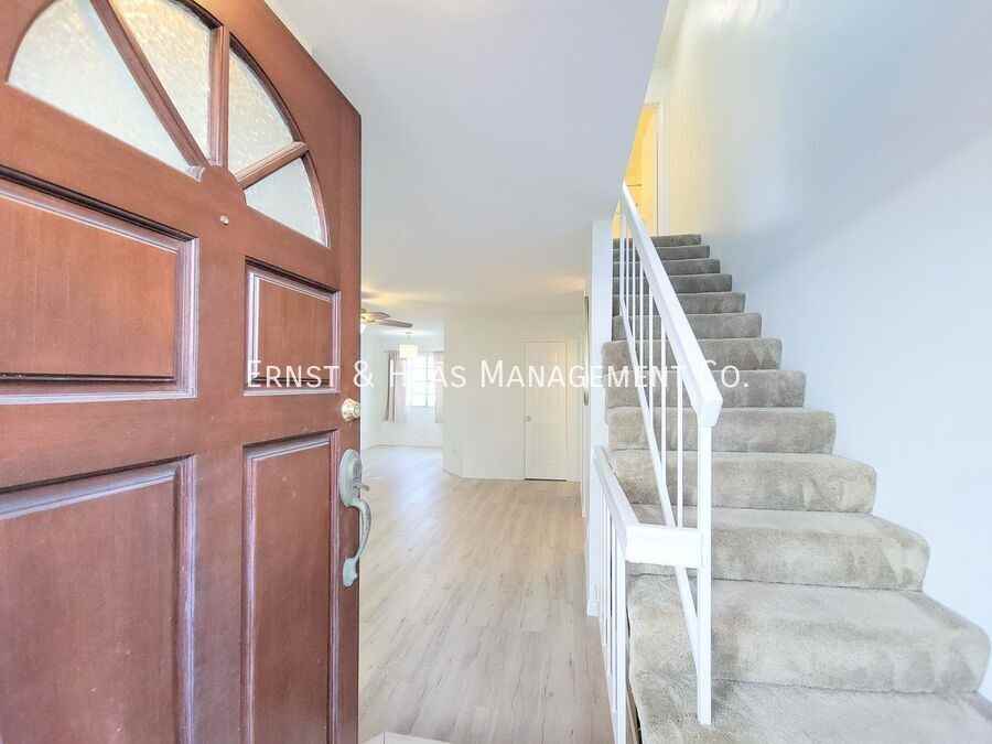 111 W Spring St #E - Photo 3 of 27