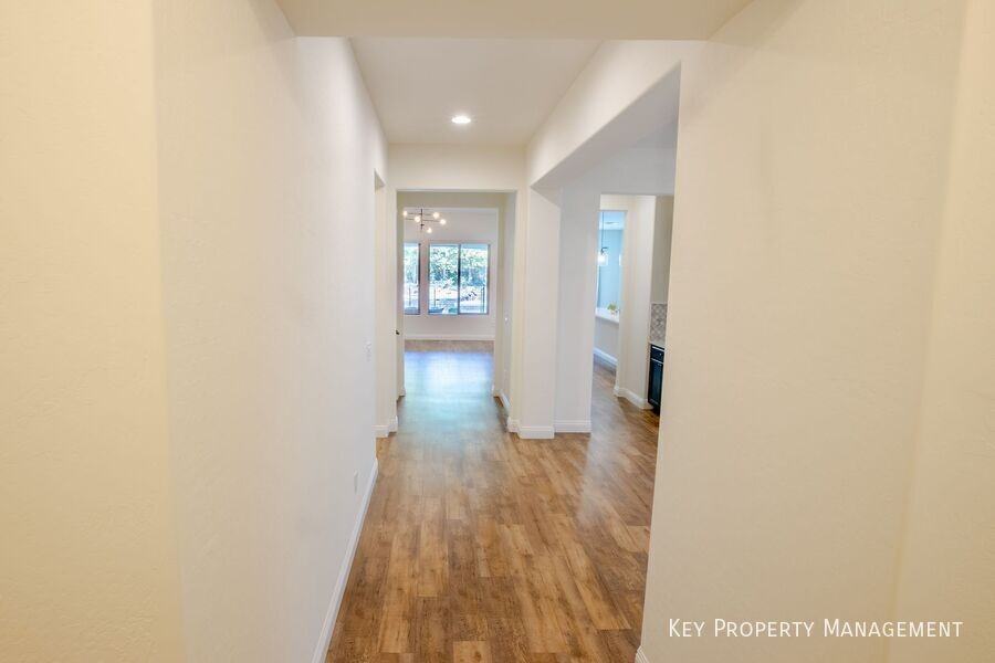 11850 Saverio Ave - Photo 3 of 36