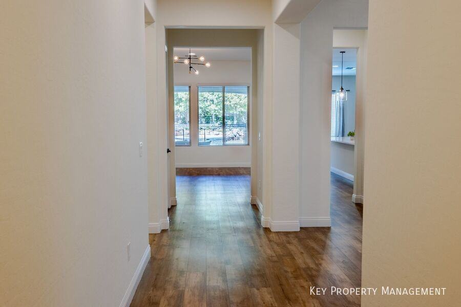11850 Saverio Ave - Photo 4 of 36