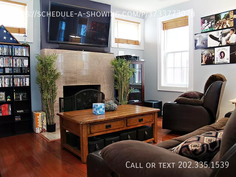 2008 Bryant St Ne - Photo 2 of 23